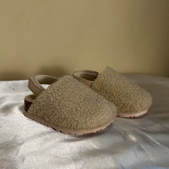 Warm Baby Beige Sherpa Sandals - Picture 1 of 5